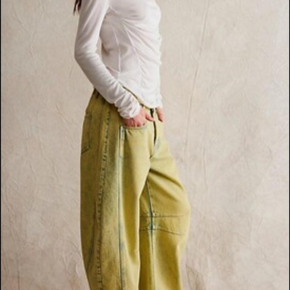 WE THE FREE GOOD LUCK MID-RISE BARREL JEANS - SIZE 27 - COLOR FLYING SAUCER - Picture 3 of 9